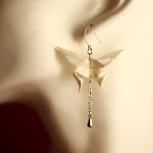 Origami Butterfly Pendant Earrings White / Orecchini a pendente Origami Farfalla Bianco - Image 2