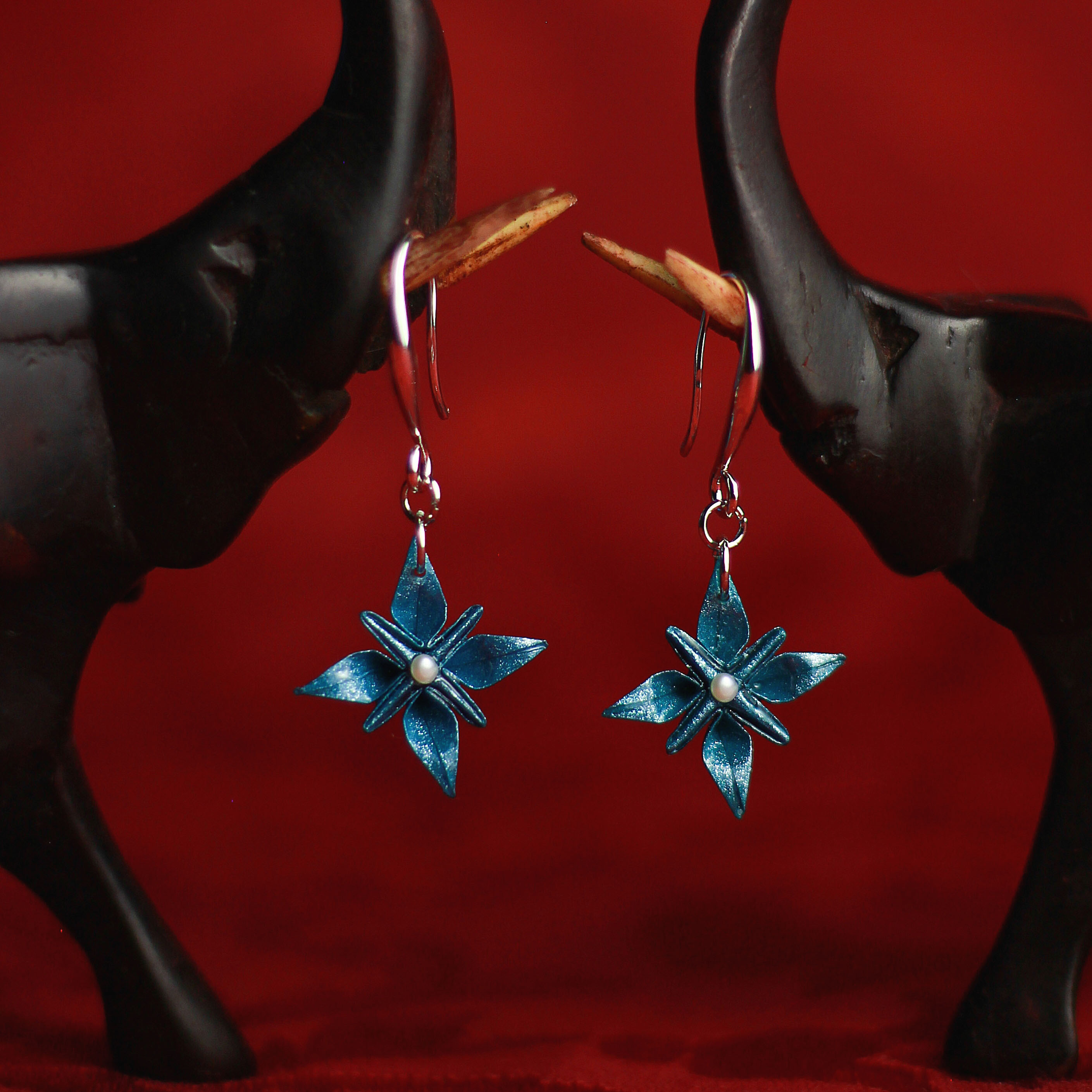 Lanka Collection: Wild Flower Origami Earrings with Natural Pearl / Collezione Lanka: Orecchini Fiore Selvaggio Origami con Perla Naturale