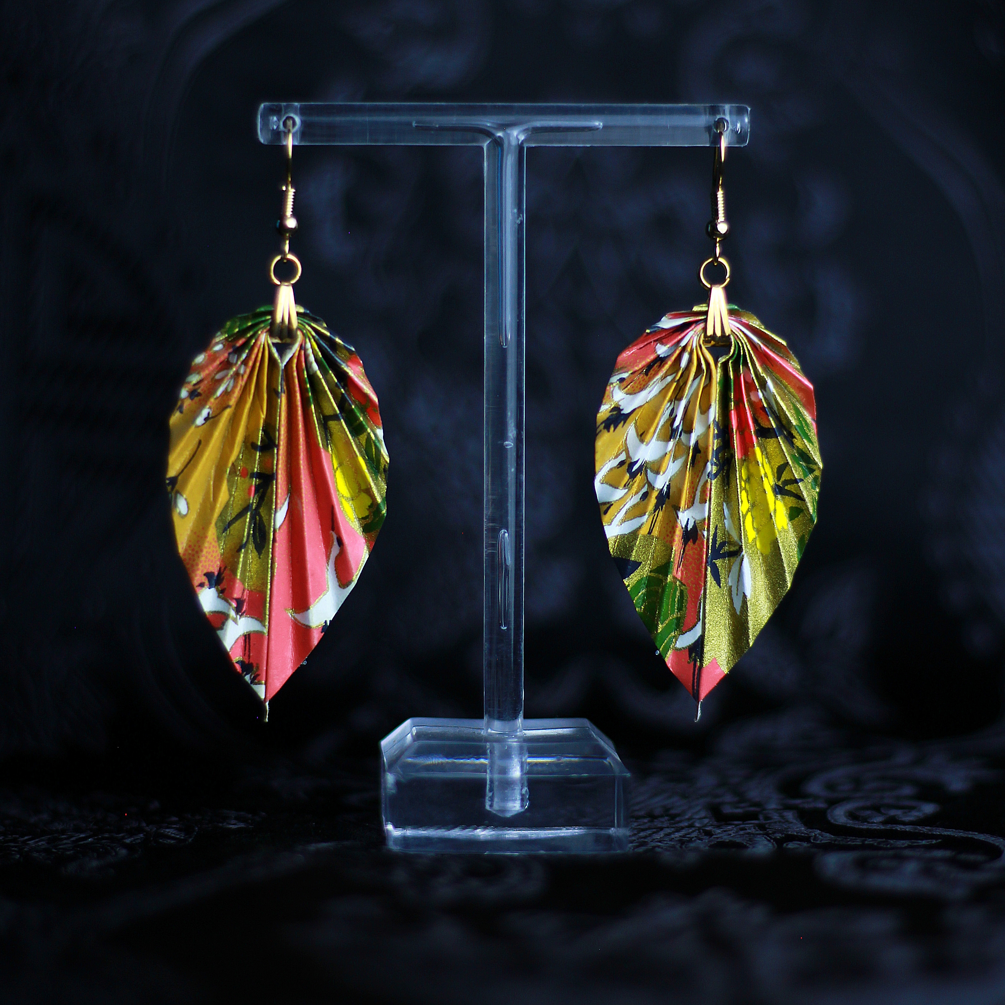 Leaf Earrings Yuzen Chiyogami Kyoto / Orecchini a foglia Yuzen Chiyogami Kyoto