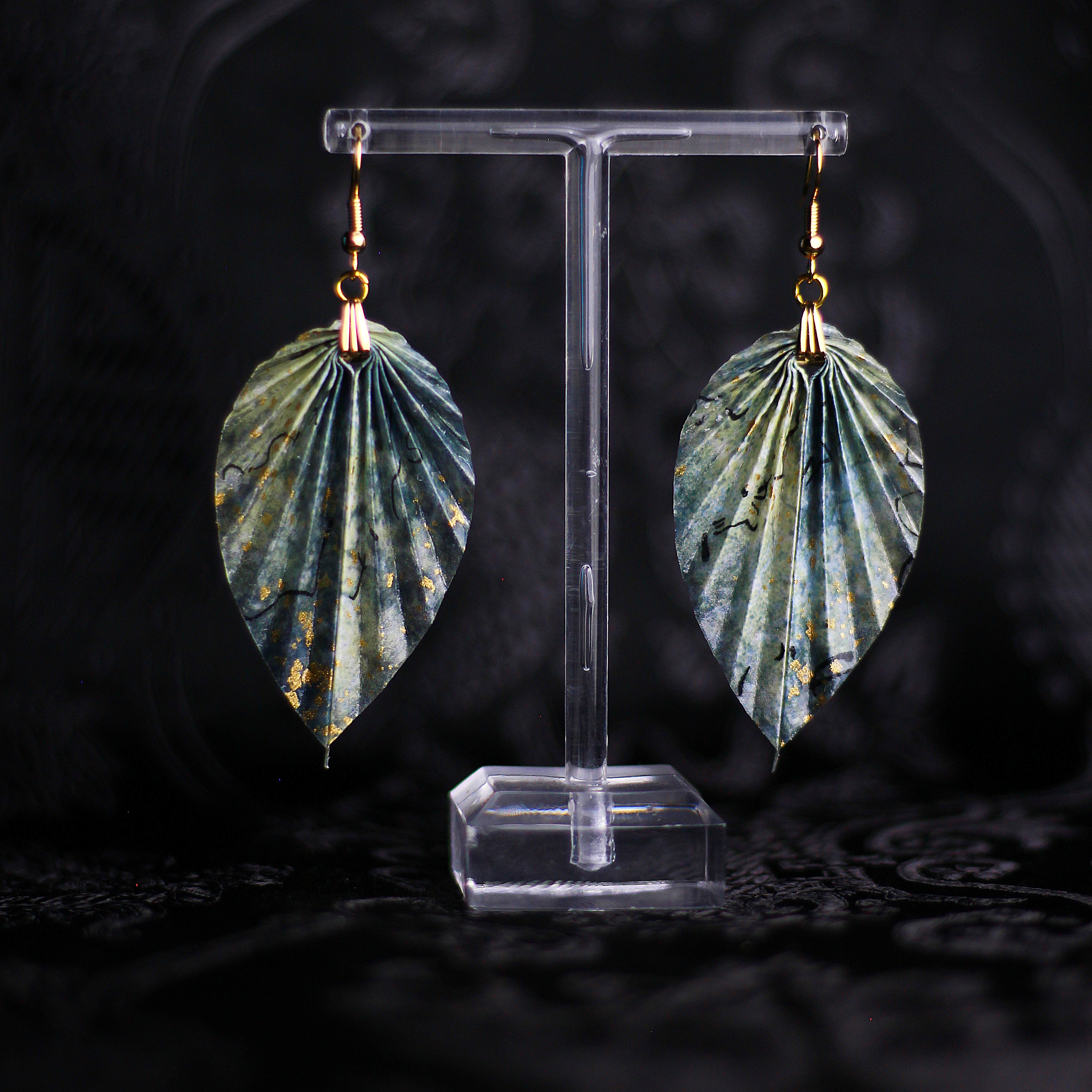 Leaf Earrings Yuzen Chiyogami Kyoto / Orecchini a foglia Yuzen Chiyogami Kyoto