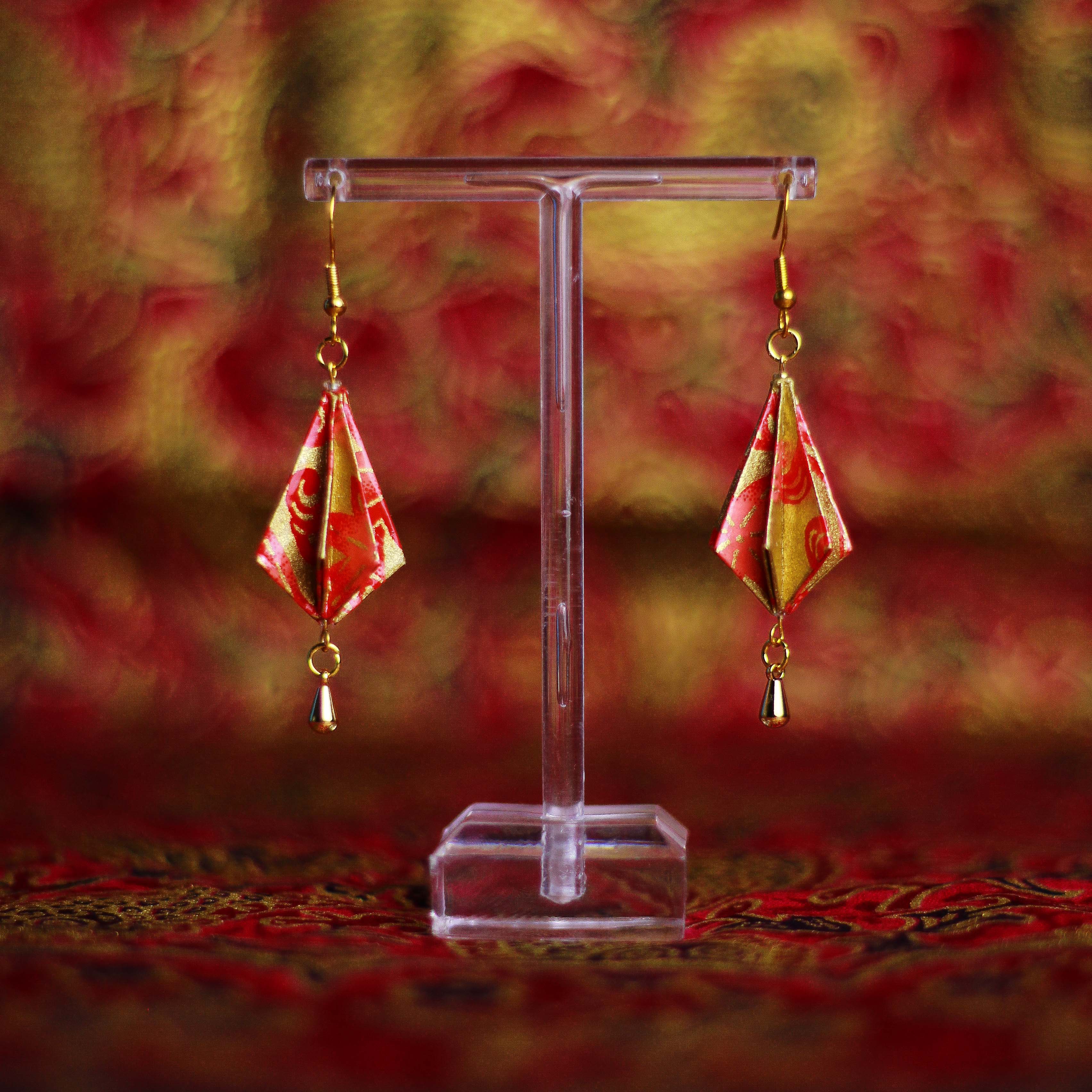 Origami Bell Pendant Earrings Yuzen Chiyogami / Orecchini a Pendente Campana Origami Yuzen Chiyogami